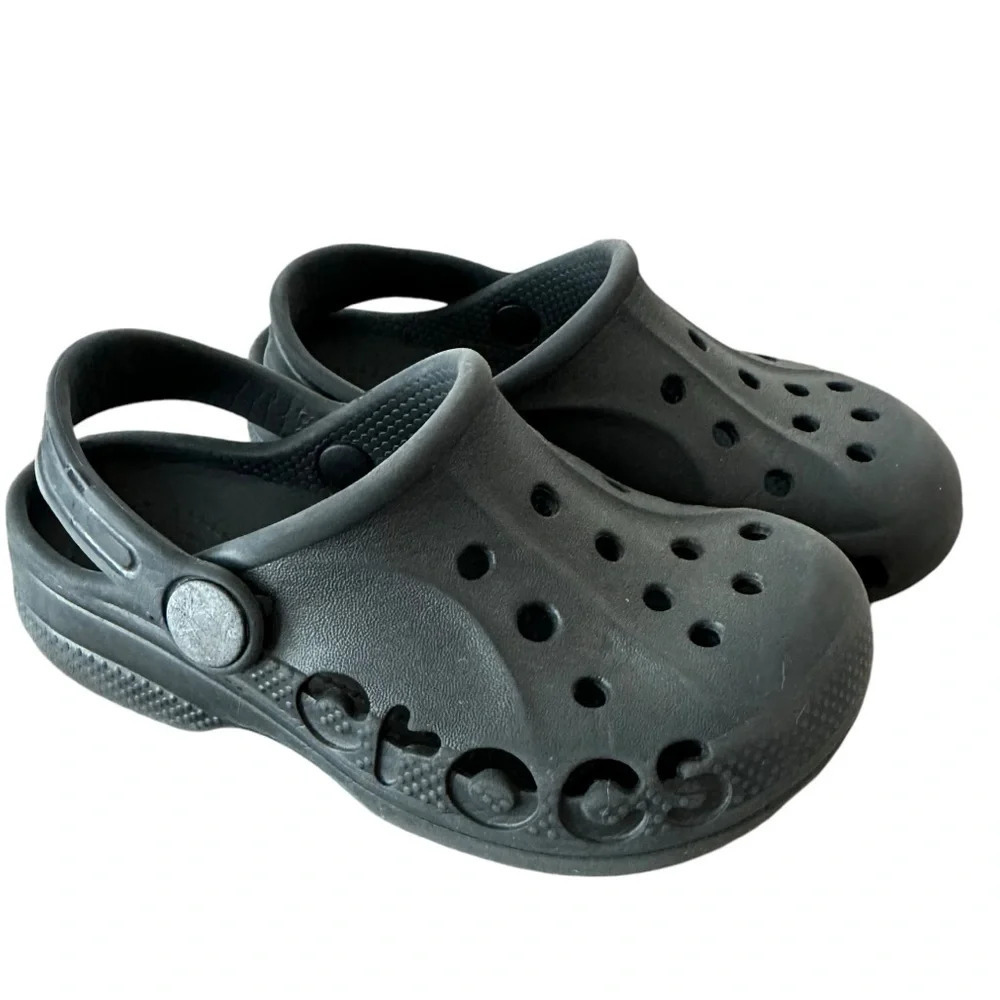 Crocs child’s 8 Black Baya Clogs Slip On Shoes Play Condition School
